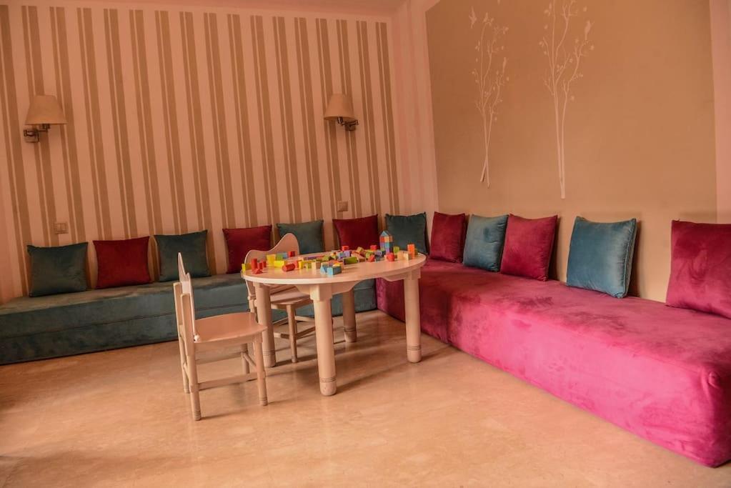 Beautiful, Great Equipped 122 M Holiday Apartment Near Majorelle Garden And Gueliz With Pool Views And A Large Balcony And Terrace مراكش المظهر الخارجي الصورة