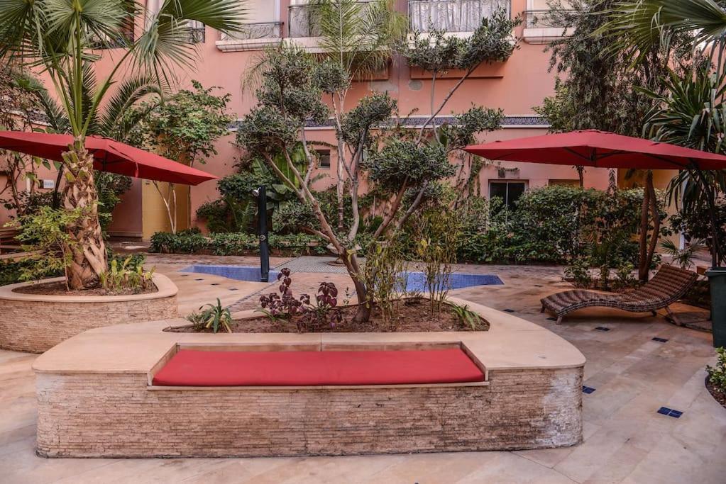 Beautiful, Great Equipped 122 M Holiday Apartment Near Majorelle Garden And Gueliz With Pool Views And A Large Balcony And Terrace مراكش المظهر الخارجي الصورة