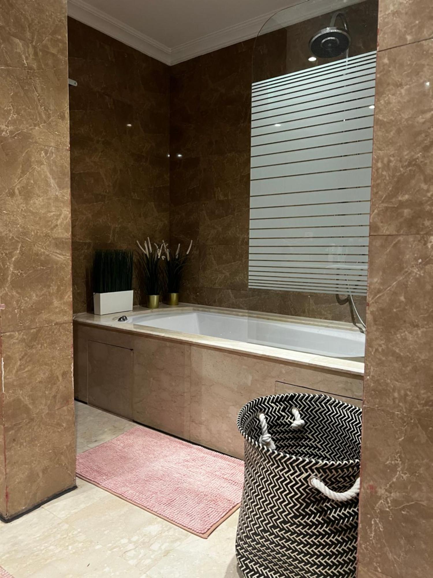 Beautiful, Great Equipped 122 M Holiday Apartment Near Majorelle Garden And Gueliz With Pool Views And A Large Balcony And Terrace مراكش المظهر الخارجي الصورة
