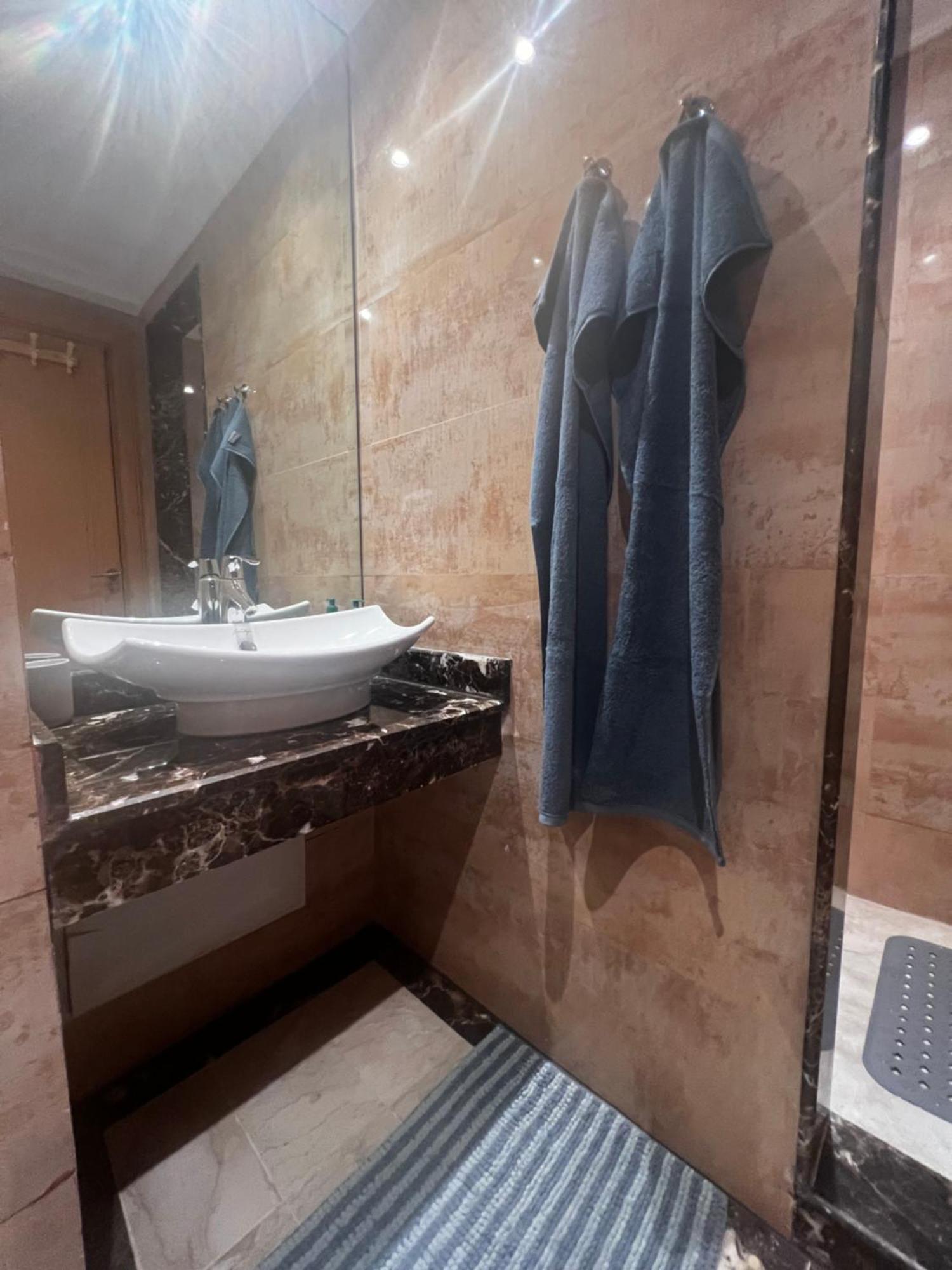 Beautiful, Great Equipped 122 M Holiday Apartment Near Majorelle Garden And Gueliz With Pool Views And A Large Balcony And Terrace مراكش المظهر الخارجي الصورة