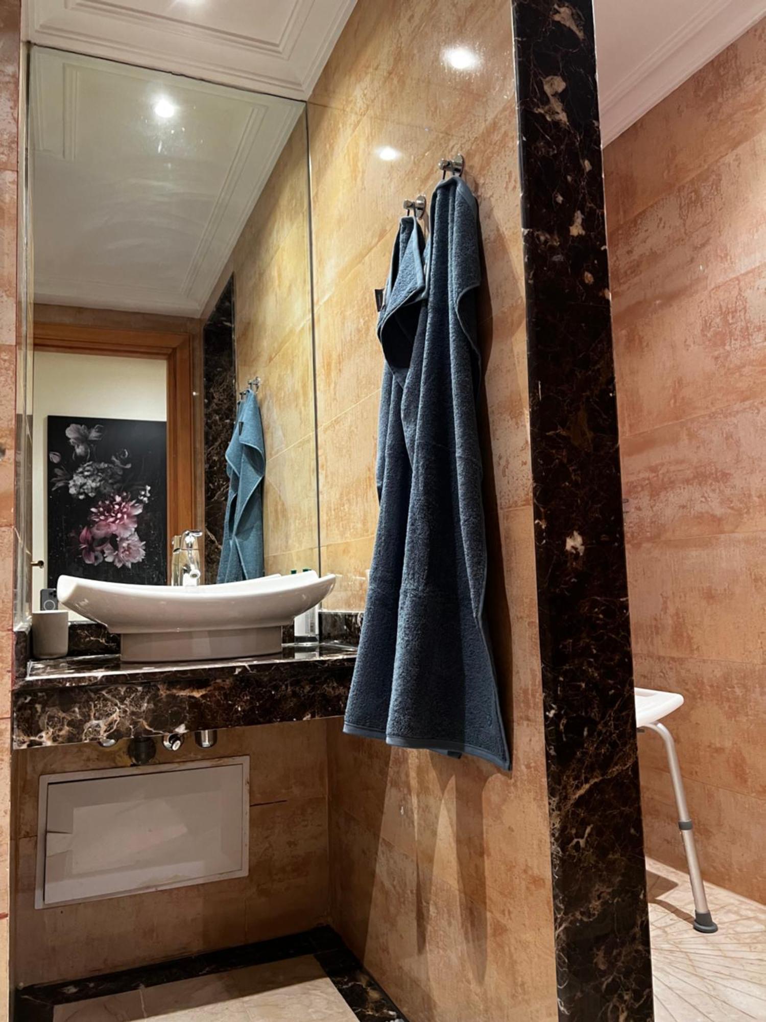 Beautiful, Great Equipped 122 M Holiday Apartment Near Majorelle Garden And Gueliz With Pool Views And A Large Balcony And Terrace مراكش المظهر الخارجي الصورة